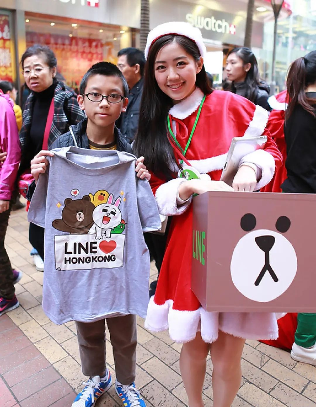 通訊軟件LINE這波圣誕營(yíng)銷(xiāo)活動(dòng)策劃創(chuàng)下了驚人的下載量 - 第9張 - 會(huì)展活動(dòng)策劃CCASY.COM 通訊軟件LINE這波圣誕營(yíng)銷(xiāo)活動(dòng)策劃創(chuàng)下了驚人的下載量 - 第9張